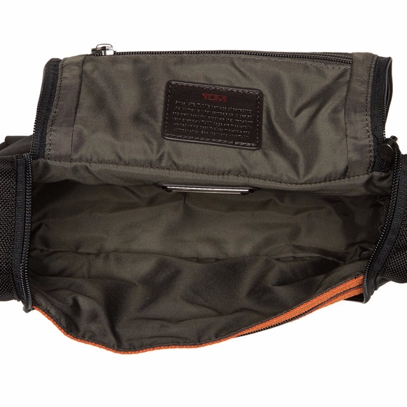 Tumi Messenger Bag / Tumi Travel Kit Duo! - Picture 8 of 8